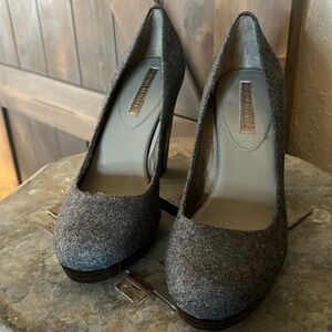 Platform dress pumps